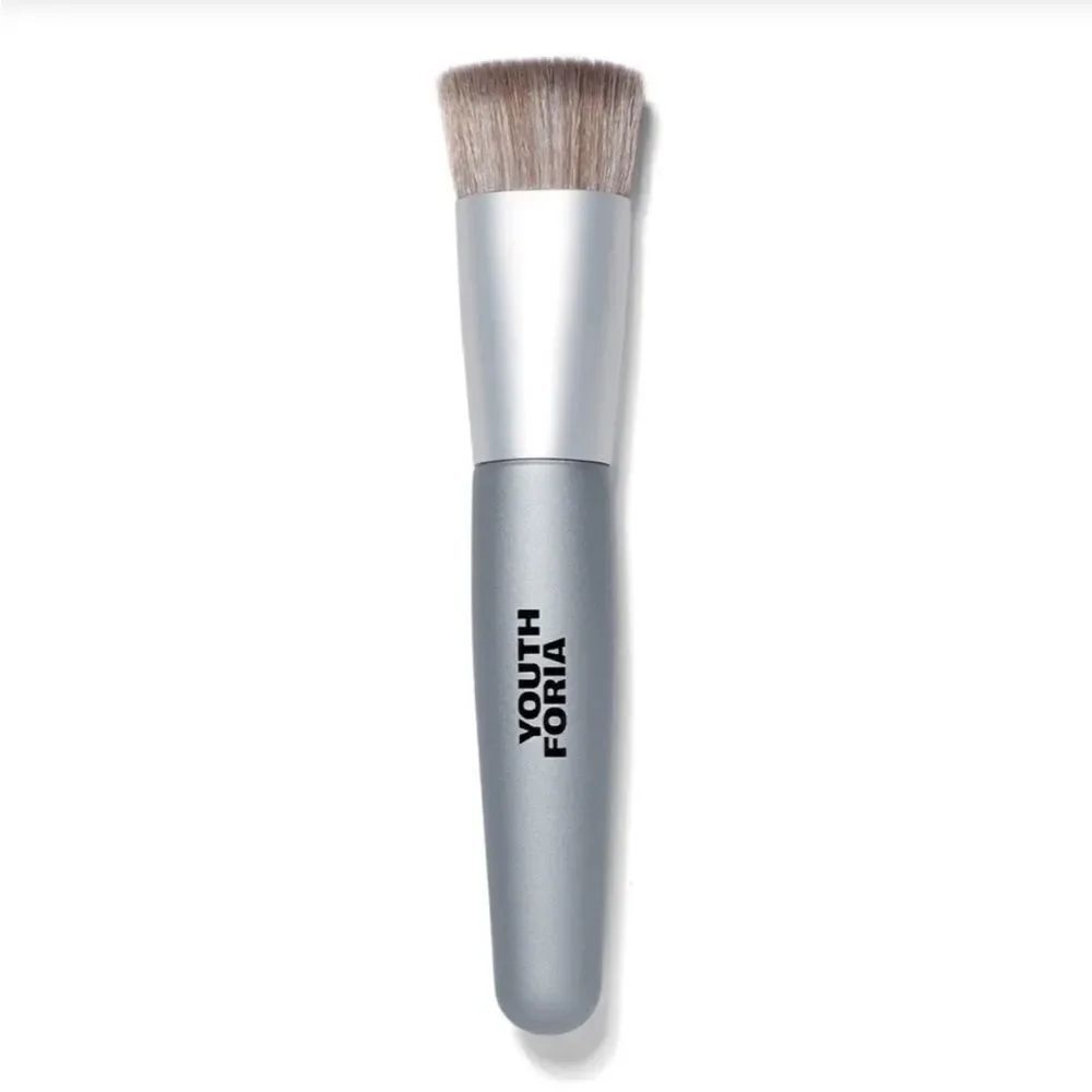 YOUTHFORIA OVAL FOUNDATION BRUSH